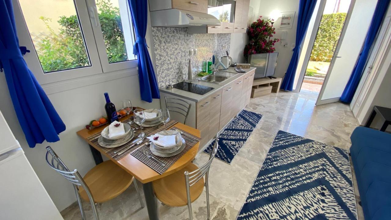 Patras Blue Suite Екстериор снимка
